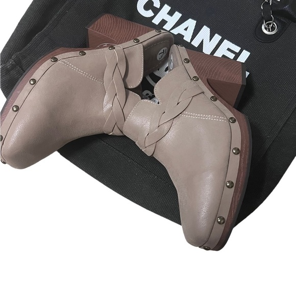 Xenia Taupe Braided Stud Square Toe Clogs by MIA Size 7.5 - Picture 5 of 12